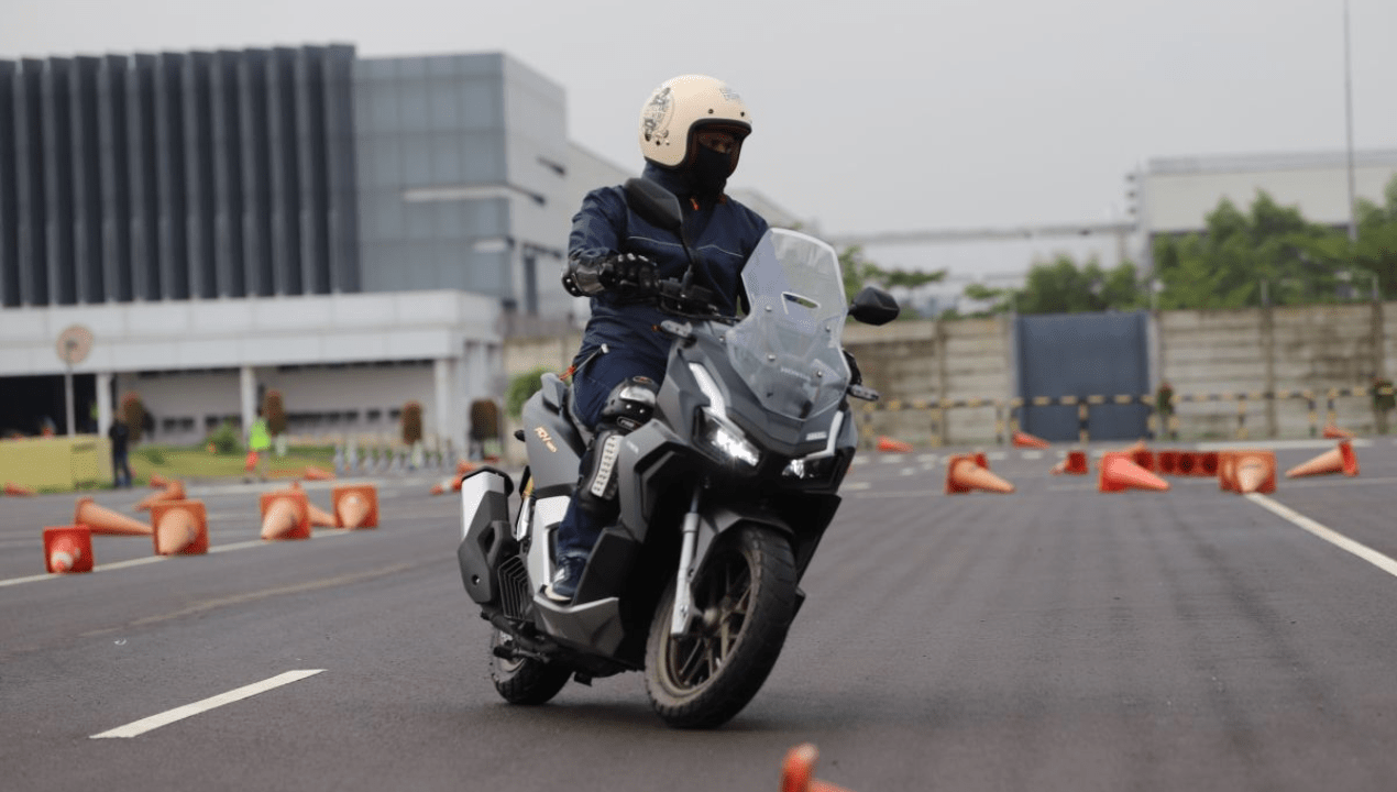 Uji Honda ADV 160 RoadSync: Akselerasi Mulus