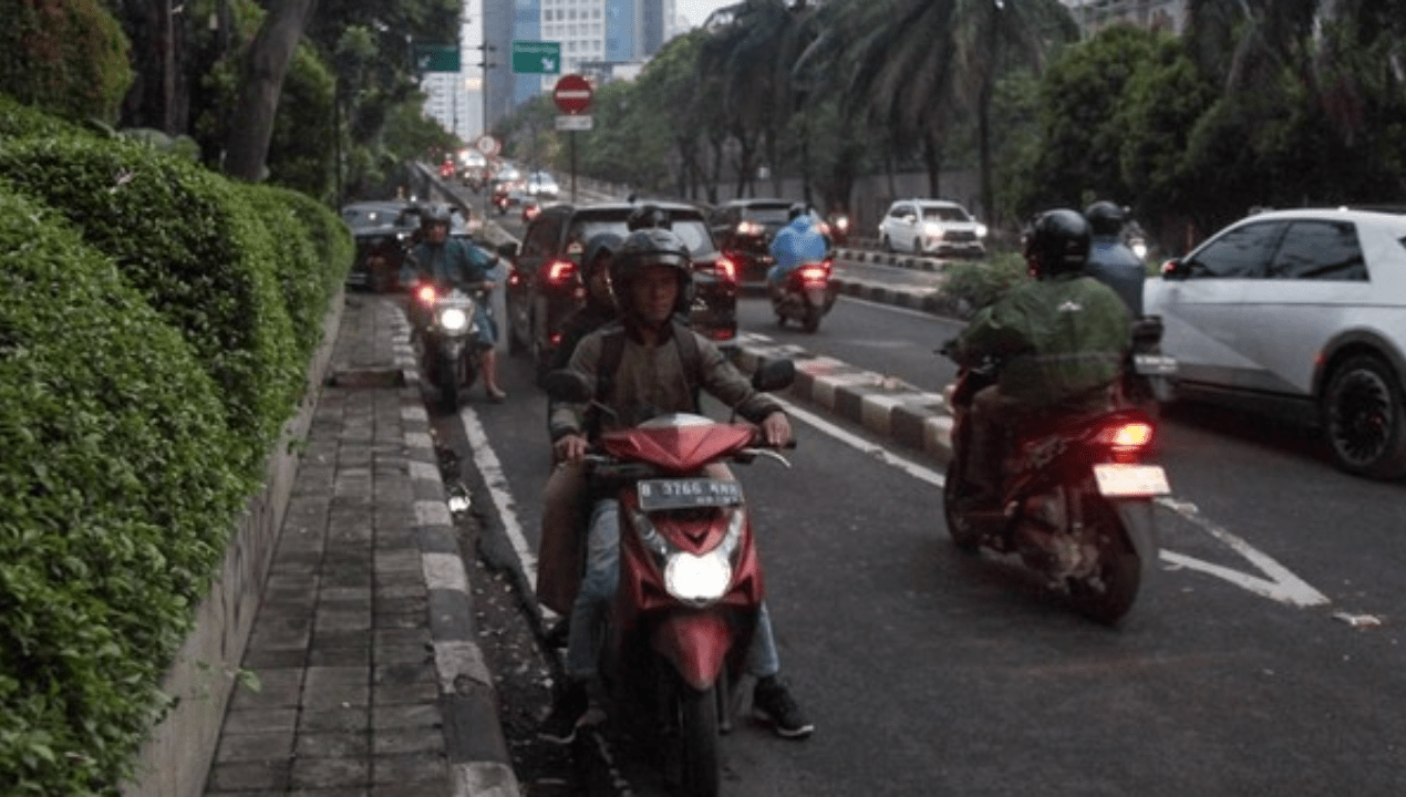 Pemotor Lawan Arus Patal Senayan: Resah dan Bahaya 2025